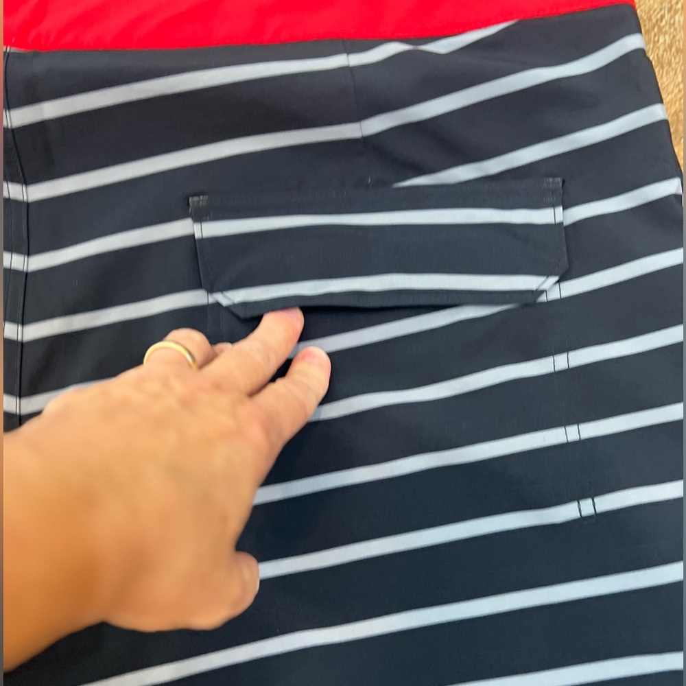 New Duluth Trading Co Men's DuluthFlex Bull Moose 9" Printed Board Short, Sz 42 - Picture 10 of 13